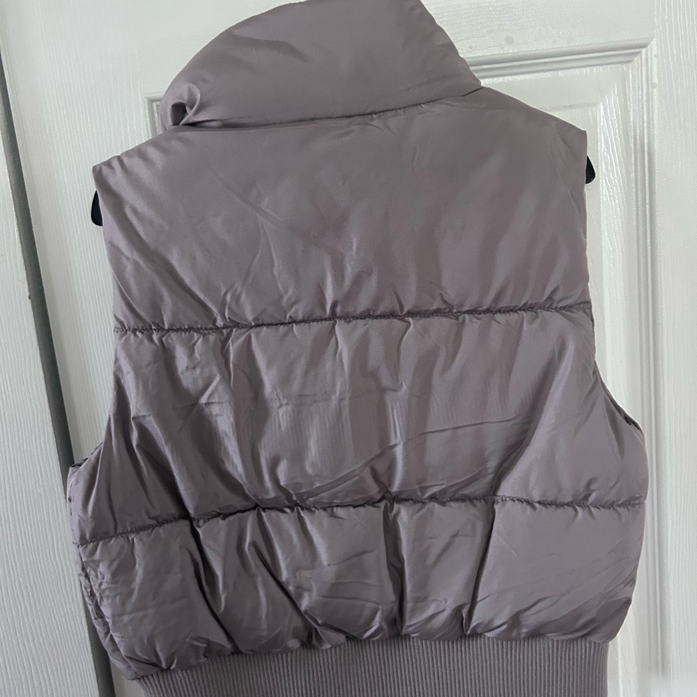 Aeropostale Cropped Puffer Vest in Soft Lavender - Picture 3 of 3